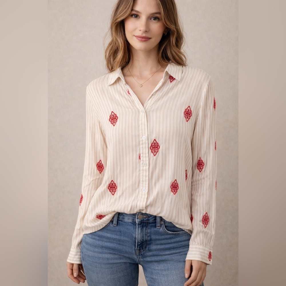 ✨Chico's Beige and Red Embroidered Button Down Shirt